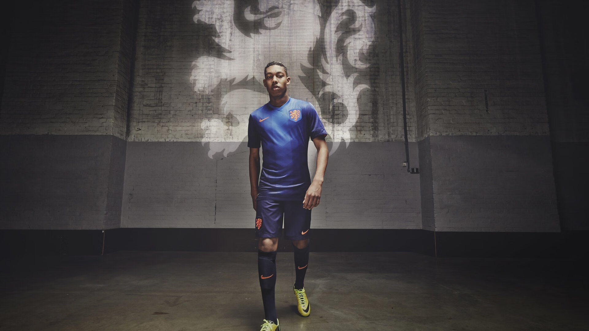 西班牙青年队在欧洲青年赛中表现出色，潜力无限